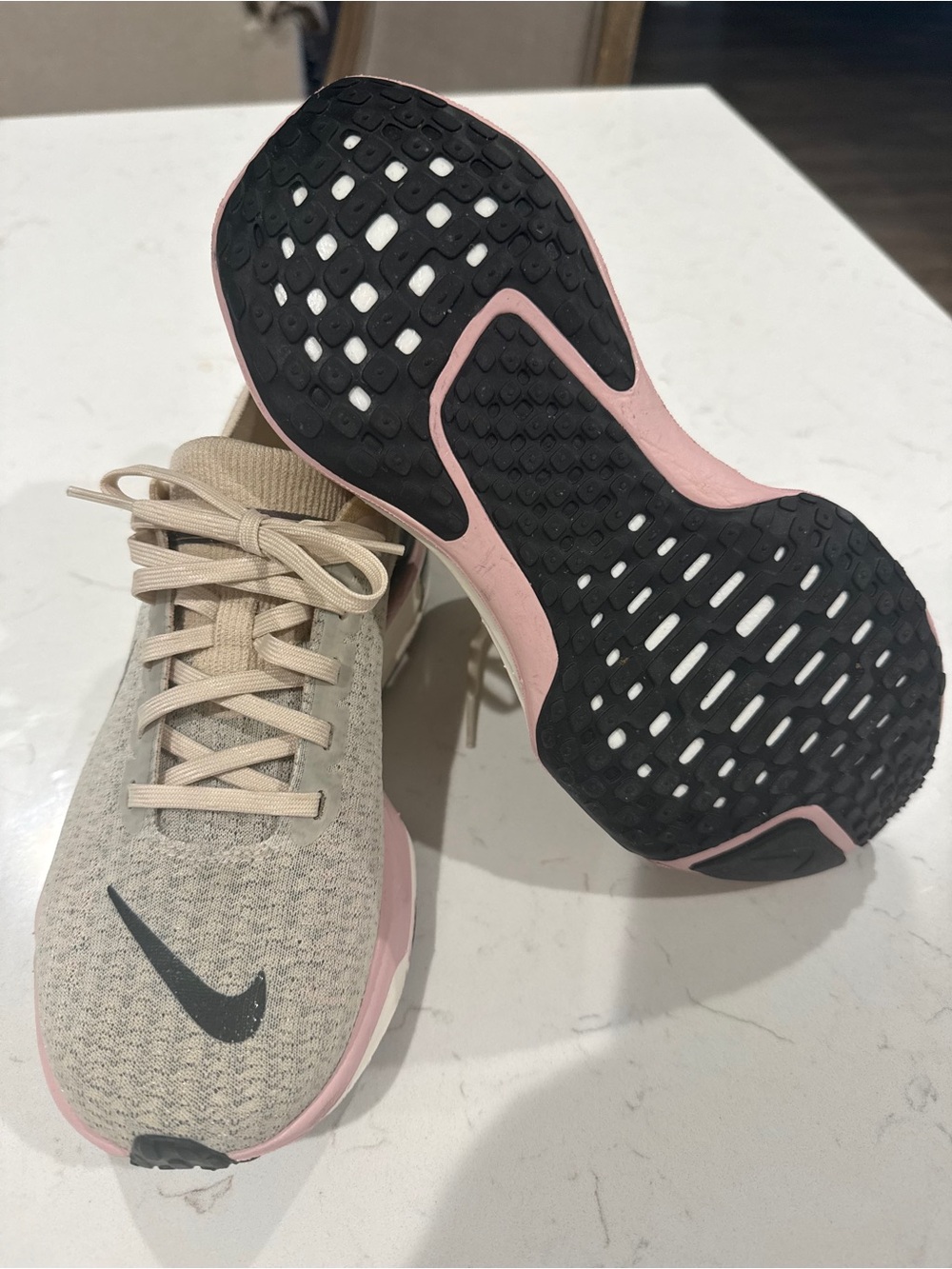 Nike ZoomX Invincible Run 3 Premium 8.5 - Picture 2 of 5